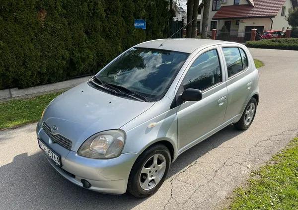 podkarpackie Toyota Yaris cena 5999 przebieg: 212121, rok produkcji 2000 z Rzeszów